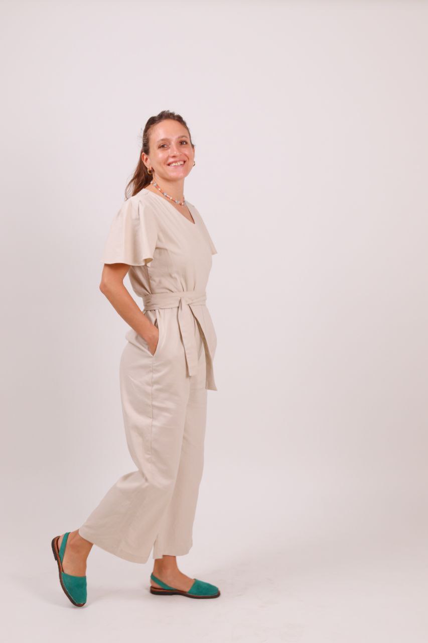 V-neck jumpsuit S Cream